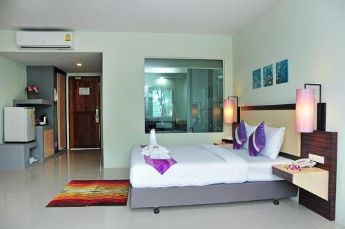 Hotel Am Surin Place