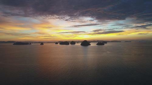 Hotel Tup Kaek Sunset Beach Resort-sha Plus
