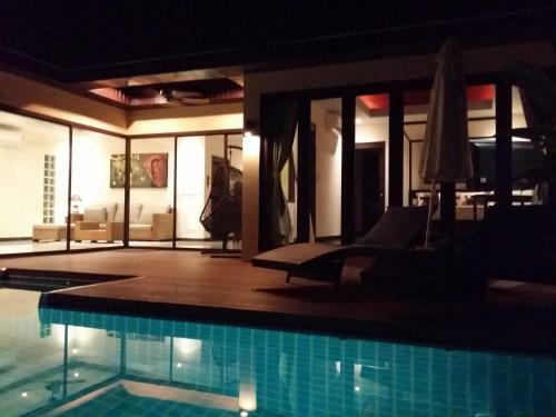 Plunge Tropical Villa