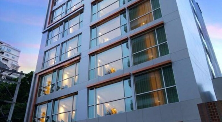 Amora Neoluxe Hotel