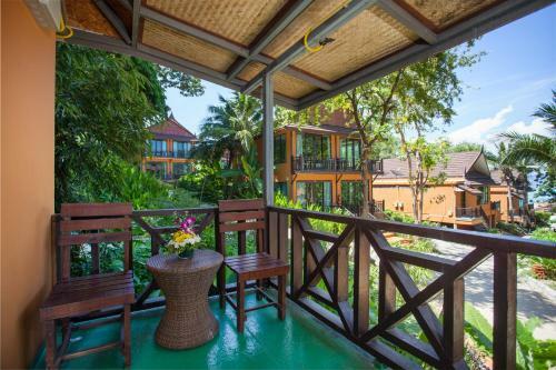 Hotel Phi Phi Long Beach Resort & Villa