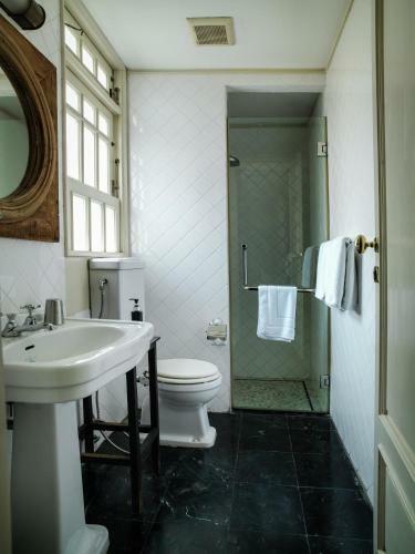 Cabochon Hotel & Residence