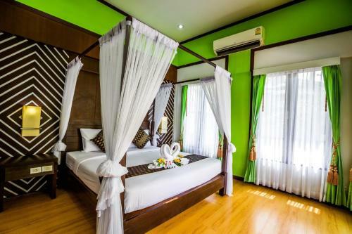 Hotel Phi Phi Andaman Beach Resort