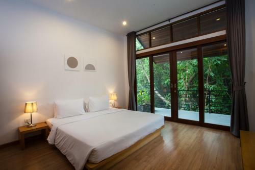 Baan Talay Pool Villa