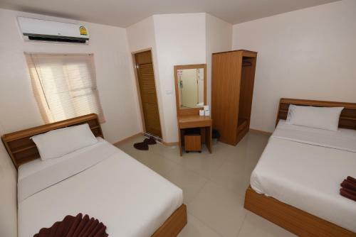 Hostal B Place Guesthouse