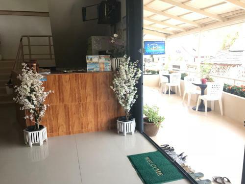 Hostal B Place Guesthouse