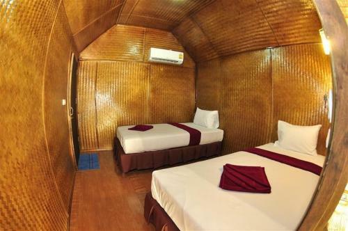 Hotel Phi Phi Hill Bamboo Bungalow