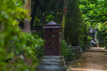 Hostal Ibiza House Phi Phi