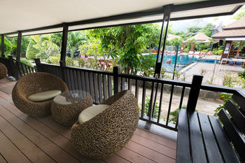 Hostal Ibiza House Phi Phi