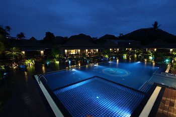 Hostal Ibiza House Phi Phi