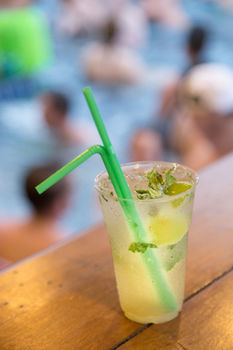 Hostal Ibiza House Phi Phi