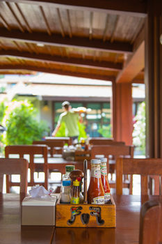 Hostal Ibiza House Phi Phi