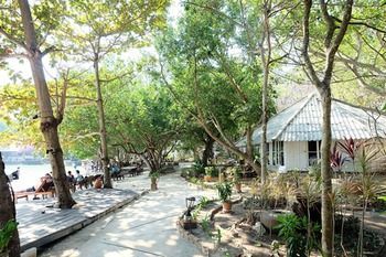 Sangthian Beach Resort