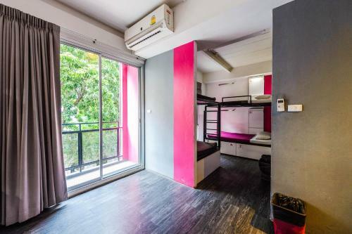 Cheqinn Bangkok Hostel