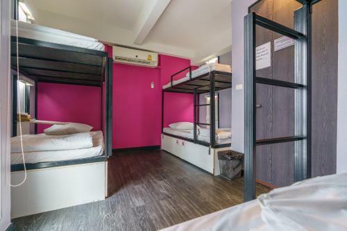 Cheqinn Bangkok Hostel