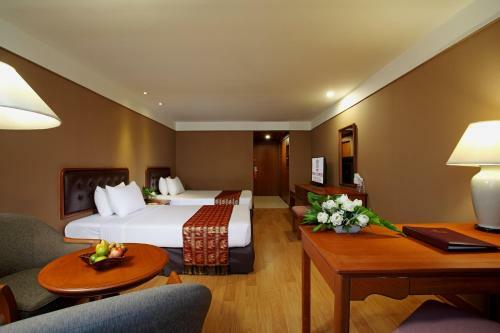 Twin Towers Hotel
