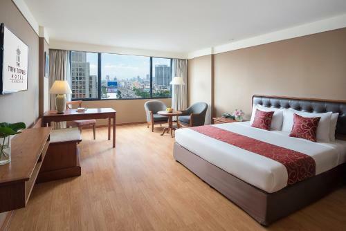 Twin Towers Hotel