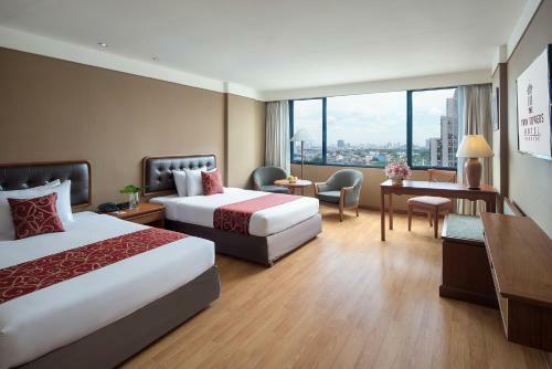 Twin Towers Hotel