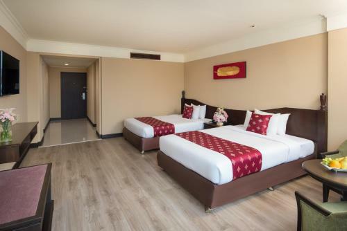 Twin Towers Hotel