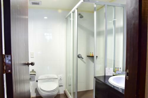 Twin Towers Hotel