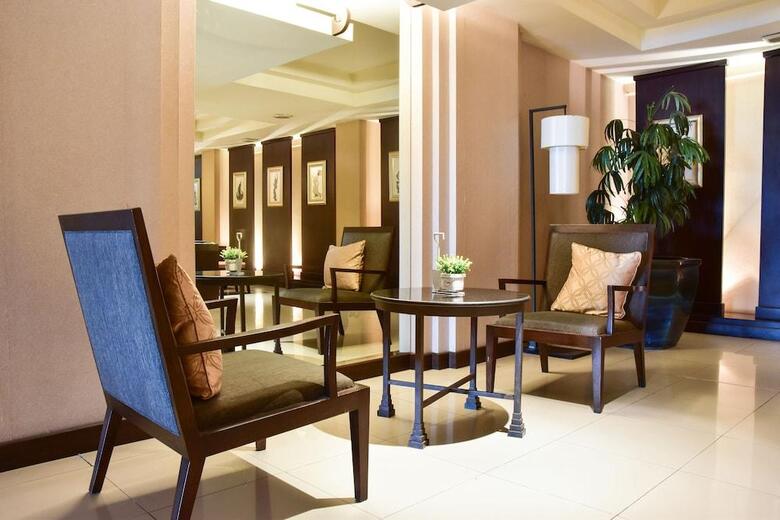Twin Towers Hotel