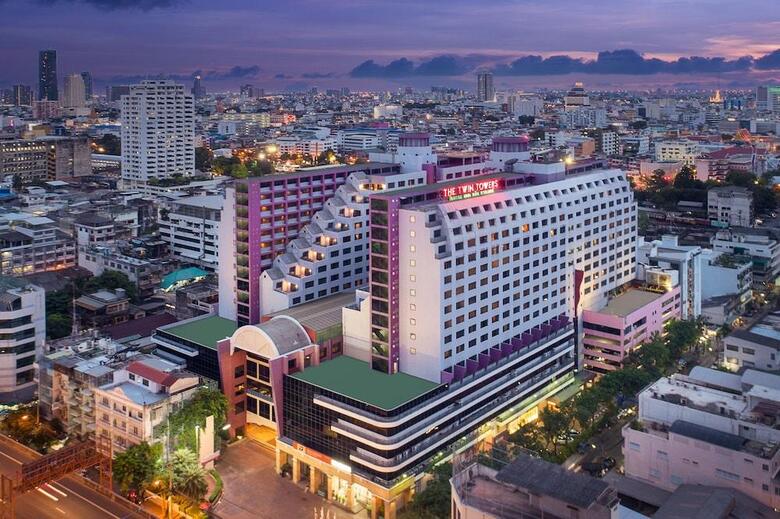 Twin Towers Hotel