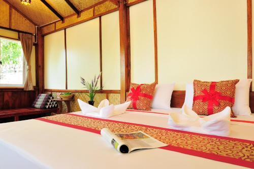 Hotel Phuphaya Seaview Resort