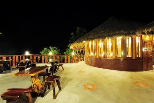 Hotel Phuphaya Seaview Resort