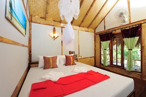 Hotel Phuphaya Seaview Resort