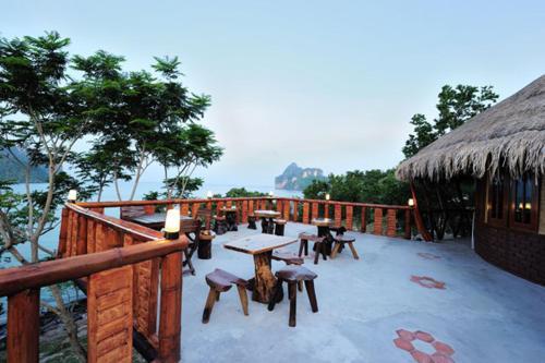 Hotel Phuphaya Seaview Resort
