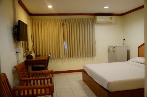 Hostal Bangkok Condotel