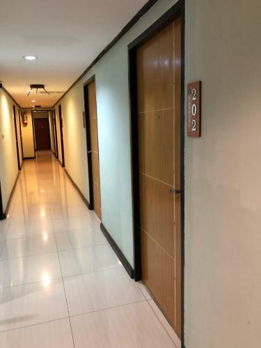 Hostal Bangkok Condotel