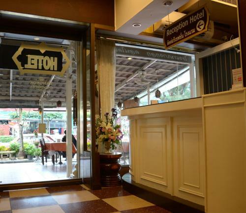Hostal Bangkok Condotel
