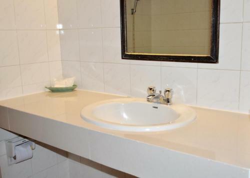 Hostal Bangkok Condotel