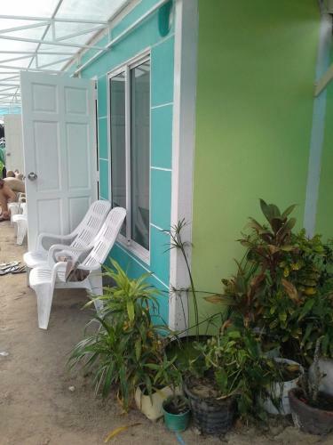 Albergue Apache Beach House