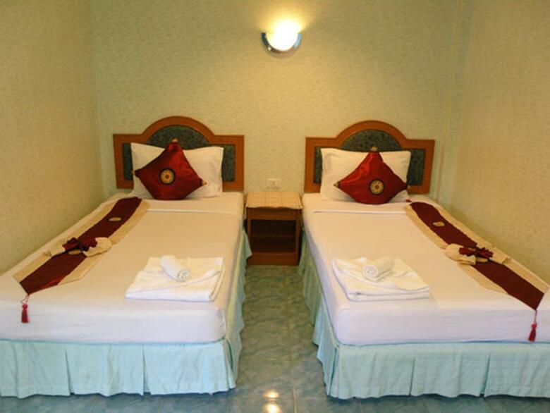 Chao Koh Phi Phi Lodge
