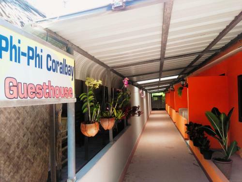 Hostal Phi Phi Coralbay