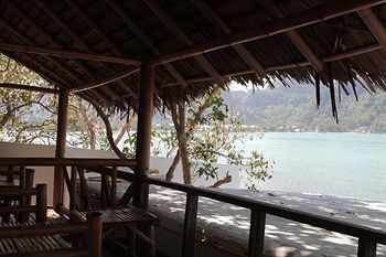 Phi Phi Cozy Sea Front Resort