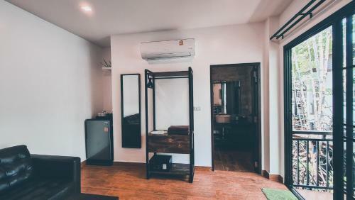 Hostal Baan Rim Nam
