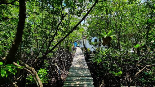 Hostal Baan Rim Nam