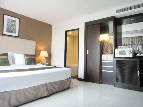 Hotel The Patra