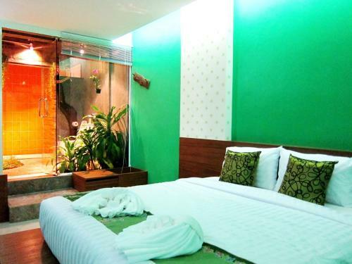 Hotel Forest Bungalows & Mama's Restaurant