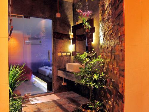 Hotel Forest Bungalows & Mama's Restaurant