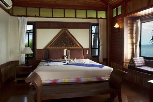 Dewshore Resort