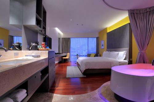 Lit Bangkok Hotel