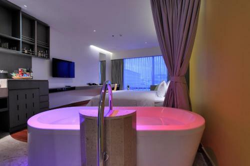 Lit Bangkok Hotel