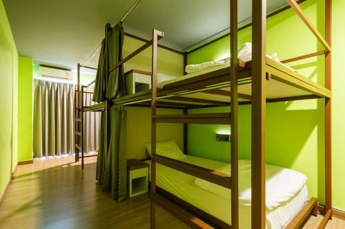 Siamaze Hostel