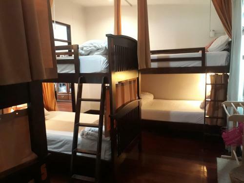Albergue House23 Hotel