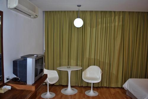 Suriwongse Hotel