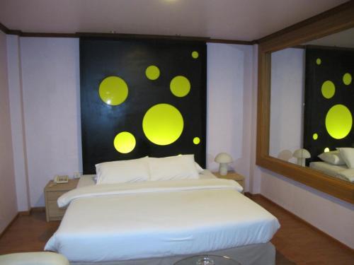 Suriwongse Hotel